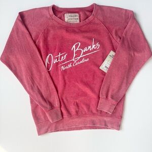 Heritage Pink Crew Neck Sweatshirt with "Outer Banks" Print Size Medium NWT